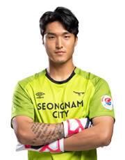 https://img.jingbaotiyu.cn/img/football/player/6236464638a1d95d8560c4330a0b4cc7.jpg